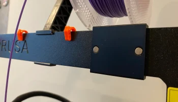 Зажим и магнит для рамки Prusa 1