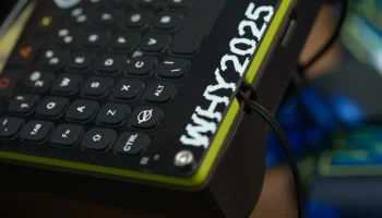 Тонкий футляр для бейджа мероприятия WHY2025 7