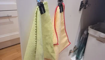 Зажим для тряпичных этикеток с вешалкой 2