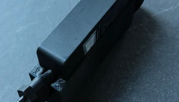 Короткое зарядное устройство Microsoft Surface с магнитом... 2