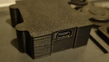 IP 2368 case, USB-C 100W 4 cells charger / powerbank ele...