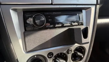 Блокировочная пластина DIN для радиоприемника Subaru WRX...