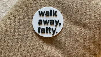 Магнит на холодильник Walk Away Fatty 1