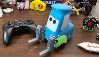 Радиоуправляемый вилочный погрузчик Guido из автомобилей...