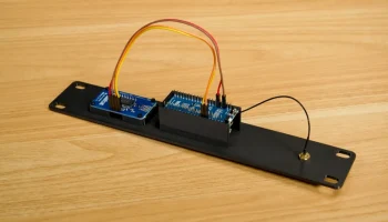 Часы Pico GPS - лицевая панель Mini Rack высотой 1U 2