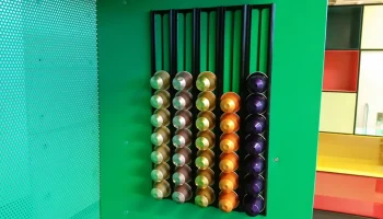 Магнитный настенный держатель для капсул Nespresso.... 1