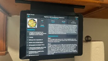Крепление для кухонного шкафа iPad