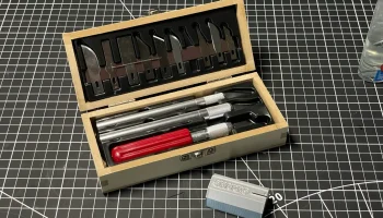 Контейнер для утилизации острых предметов...... Контейнер для утилизации острых предметов......