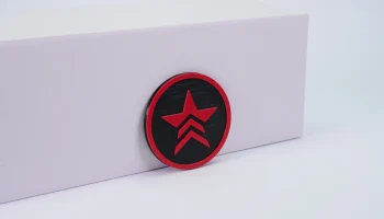 Магнит с логотипом Mass Effect Renegade