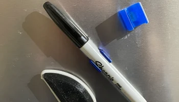 Магнитный держатель на холодильник для текстов Sharpie ил...