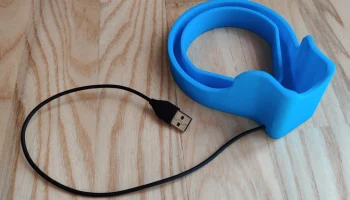 Зарядное устройство и защитный чехол для костной гарниту... 2