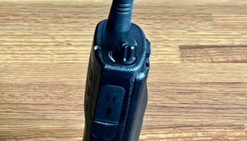 Настольная подставка для радио Motorola RMM2050 MURS 2