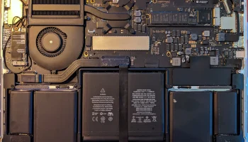 MacBook Pro без экрана (13 дюймов, начало 2015 г.) - плос... 1