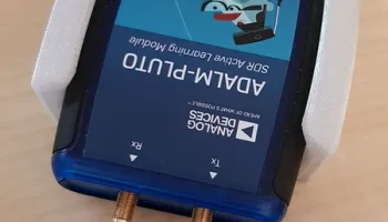 Универсальный держатель Adalm Pluto 2