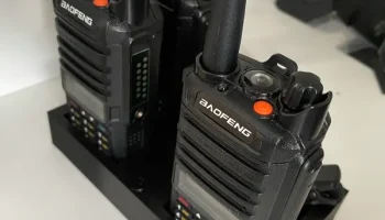 Настольная подставка с несколькими держателями UV-9R