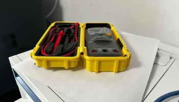 Модифицированная защелка в прочном корпусе Fluke 107 2