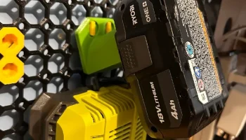 Угловой держатель Multiboard Ryobi Battery Угловой держатель Multiboard Ryobi Battery