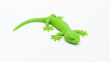Магнит на холодильник Gecko DeskPal 4