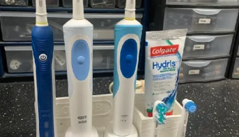 Oral-B - универсальный перезаряжаемый держатель для зубны... Oral-B - универсальный перезаряжаемый держатель для зубны...