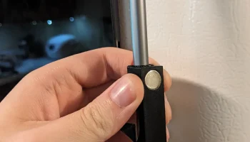 Магнитный держатель Lenovo Pen Plus 1