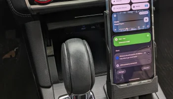 крепление Pixel 7 Pro с чехлом Spigen USB для Subaru Le...
