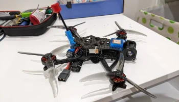 Складное крепление для антенны AOS LR5 V1 для O3...