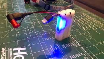 Тонкий чехол Fatshark 18650 с функцией Cell Checker