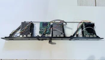 19-дюймовый стоечный Raspberry Pi + OLED и кнопка + SSD +... 19-дюймовый стоечный Raspberry Pi + OLED и кнопка + SSD +...