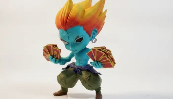 Фигурка Чиби Хисока из Hunter X Hunter с игральными карт... Фигурка Чиби Хисока из Hunter X Hunter с игральными карт...