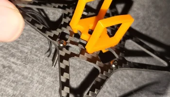 Nanofly20 1 с на 2 с. Крепление для аккумулятора 4