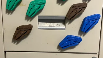 Зажим для чипа Dino с внутренними магнитами...... 1