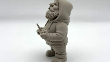Фигурка гнома с радио 4
