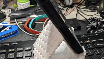 Большой гофрированный держатель для телефона с шестигранн... 1