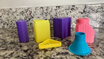 Контейнеры с осушителем в режиме Vase для коробки с нитью...