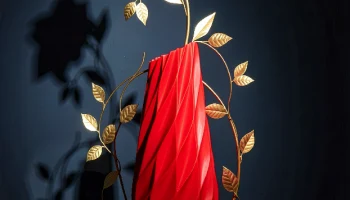rose vase