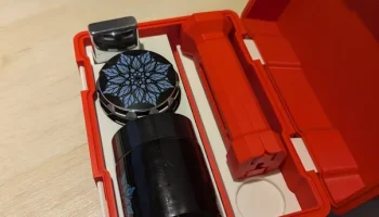 Внутреннее пространство StashBox для пылезащитного парам...