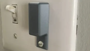 Замок выключателя света