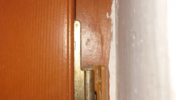 Окно Internorm/Roto - замена накладки нижней петли 3