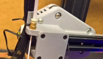 Ender 3, перемещение нижней части устройства подачи нити... 1