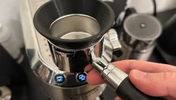 Магнитная дозирующая воронка для портафильтра DeLonghi De...