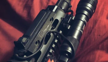 Луна Крепление для кнопки фонаря Streamlight Луна Крепление для кнопки фонаря Streamlight