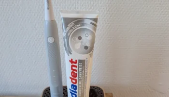 Электрическая зубная щетка Ladestation Oral-B Pulsonic Sl...
