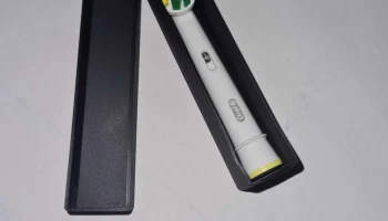 Электрическая щетка Oral-B 1