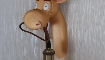 Настенный светильник с жирафом
