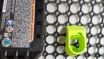 Батарейное крепление Ryobi для мультиборда Батарейное крепление Ryobi для мультиборда