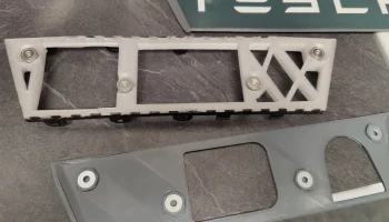 Крышка прицепного устройства Tesla Model Y (магниты или в... 3