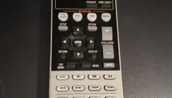 КРЫШКА БАТАРЕИ ПУЛЬТА YAMAHA 1