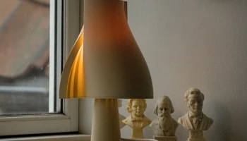Lamp V12 2