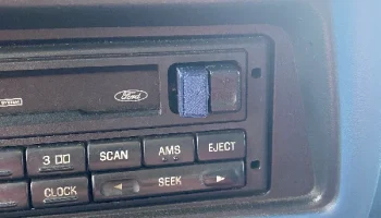 Кнопка кассетного проигрывателя Ford Ranger 1993-1997 годов Кнопка кассетного проигрывателя Ford Ranger 1993-1997 годов