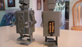 Робот Мистер Мех, напечатанный на 3D-принтере. ходит, дв... Робот Мистер Мех, напечатанный на 3D-принтере. ходит, дв...